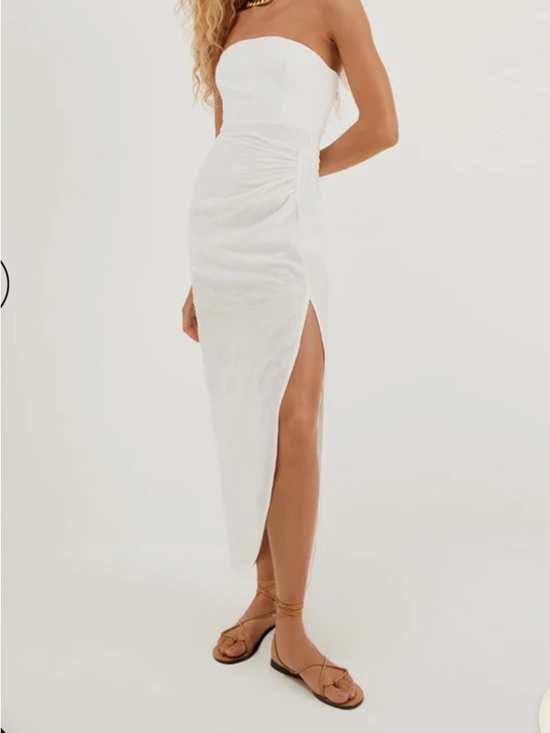 Vix Dresses & Skirts - NWT Vix Off White Strapless Pleated Midi Dress
Size S Originally $368
